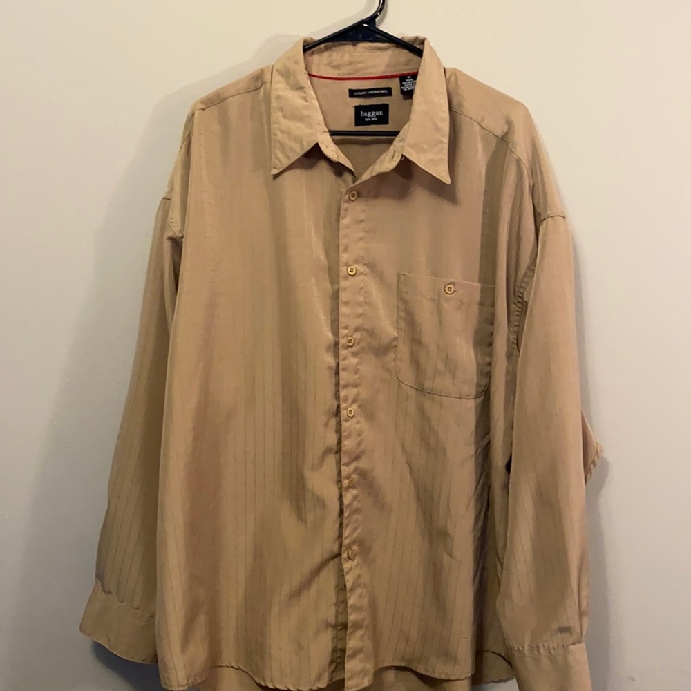 Men’s Haggar 2X beige button down long sleeve.